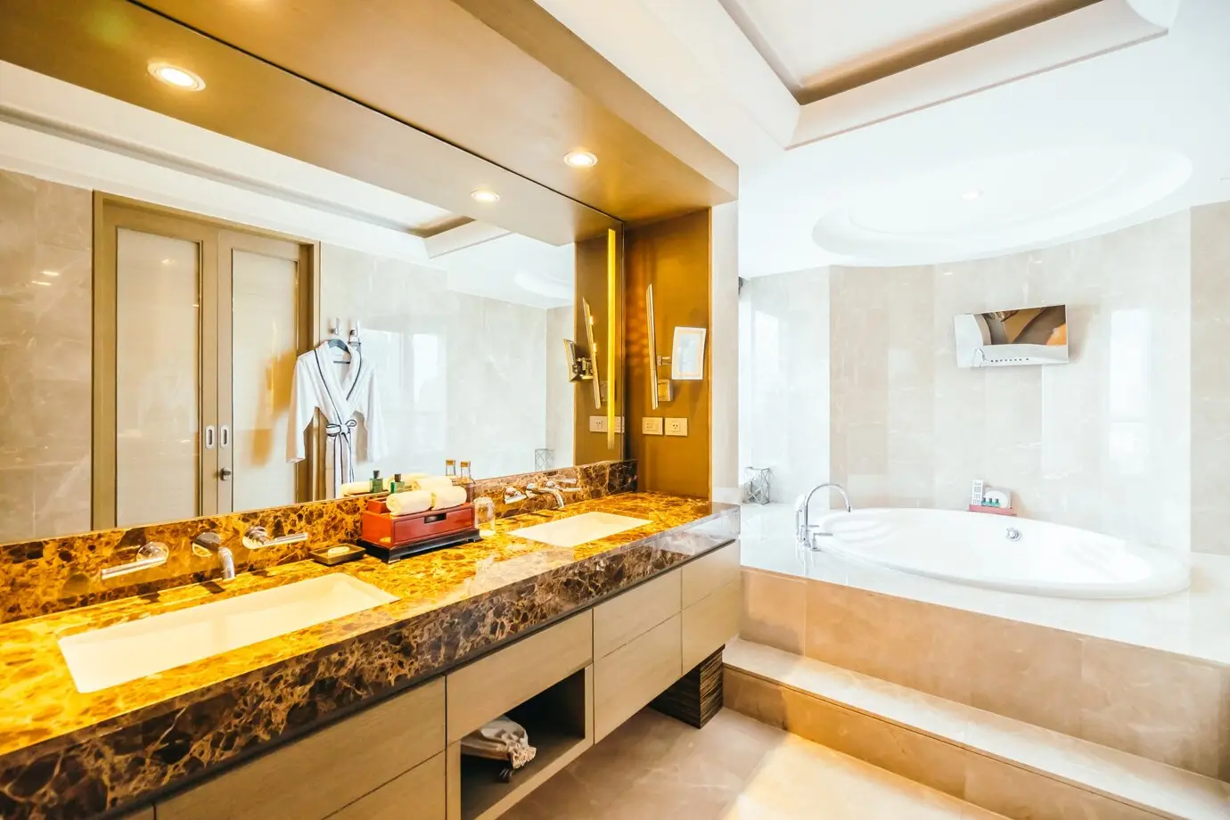 One-Day vs. Full Bathroom Remodels